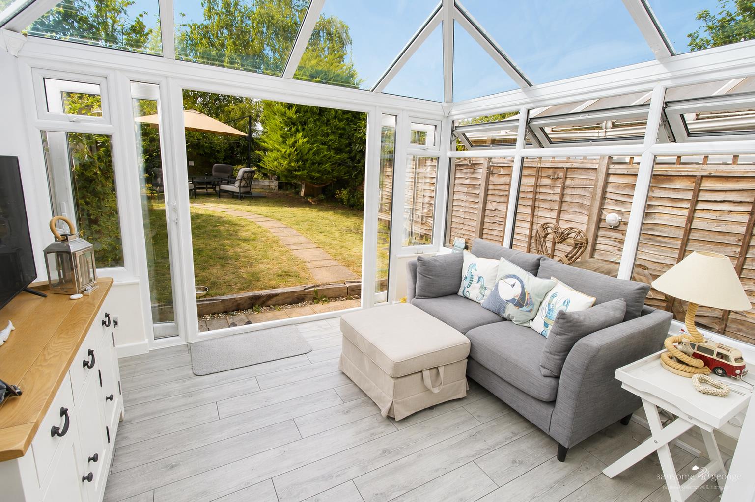 Primrose Close, Purley On Thames, Reading